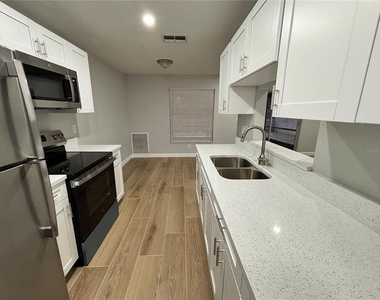 14025 Village View Drive - Photo Thumbnail 7