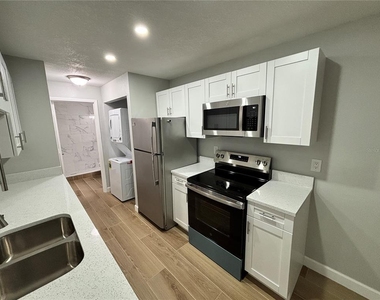 14025 Village View Drive - Photo Thumbnail 6