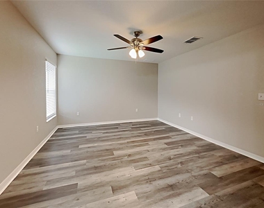 3030 Grand Preserve Boulevard - Photo Thumbnail 10