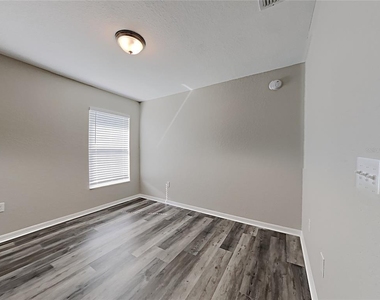 3030 Grand Preserve Boulevard - Photo Thumbnail 8