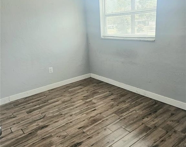 2807 41st Avenue N - Photo Thumbnail 7