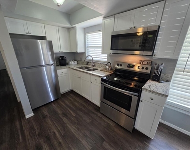 705 1st Street - Photo Thumbnail 2