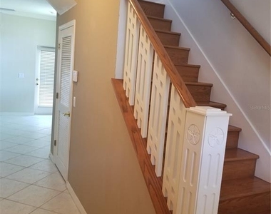3043 Pointeview Drive - Photo Thumbnail 9