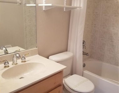 3043 Pointeview Drive - Photo Thumbnail 14
