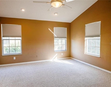 3043 Pointeview Drive - Photo Thumbnail 10