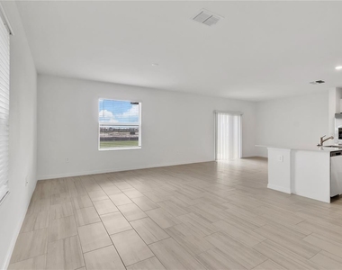 8505 Bella Mar Trail - Photo Thumbnail 4
