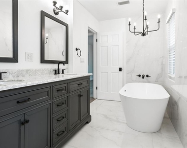 1046 Sylvia Lane - Photo Thumbnail 18