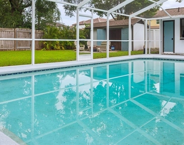 1046 Sylvia Lane - Photo Thumbnail 24