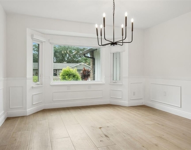 1046 Sylvia Lane - Photo Thumbnail 4