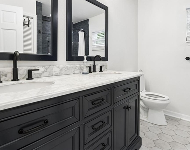 1046 Sylvia Lane - Photo Thumbnail 11
