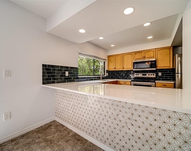 9209 Seminole Boulevard - Photo Thumbnail 12