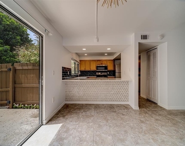 9209 Seminole Boulevard - Photo Thumbnail 9