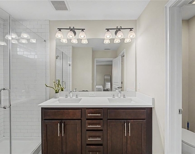 2126 W Spruce Street - Photo Thumbnail 23