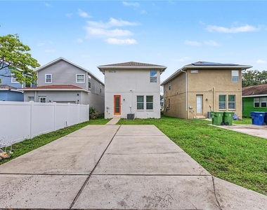 2126 W Spruce Street - Photo Thumbnail 31