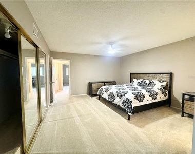 2402 Ecuadorian Way - Photo Thumbnail 15
