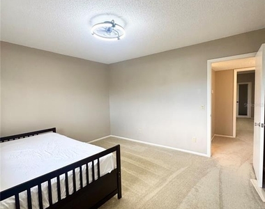 2402 Ecuadorian Way - Photo Thumbnail 19