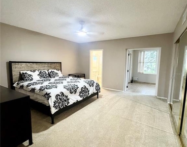 2402 Ecuadorian Way - Photo Thumbnail 13