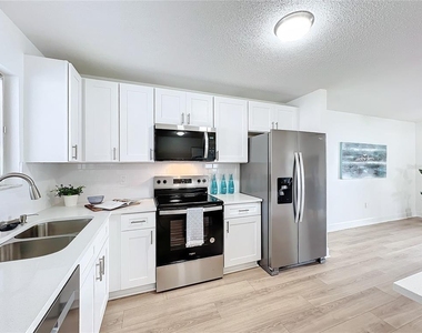 3932 Ashwood Lane - Photo Thumbnail 3