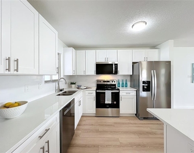 3932 Ashwood Lane - Photo Thumbnail 2