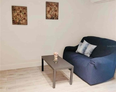 9921 Vaughn Street - Photo Thumbnail 3