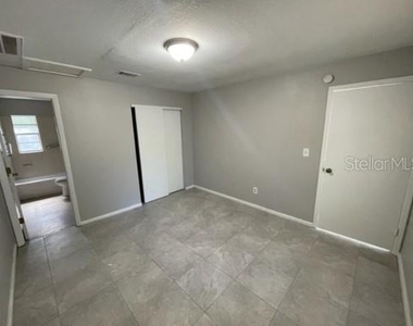 12136 Munbury Drive - Photo Thumbnail 6