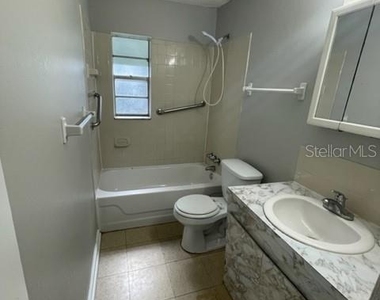 12136 Munbury Drive - Photo Thumbnail 8
