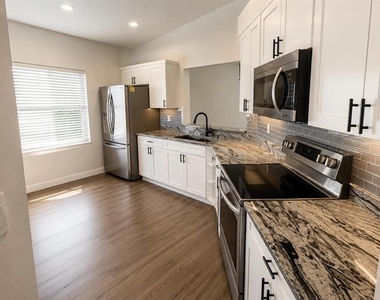 1712 Erin Brooke Drive - Photo Thumbnail 1