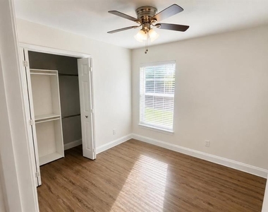 1712 Erin Brooke Drive - Photo Thumbnail 13
