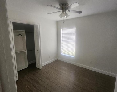1712 Erin Brooke Drive - Photo Thumbnail 9