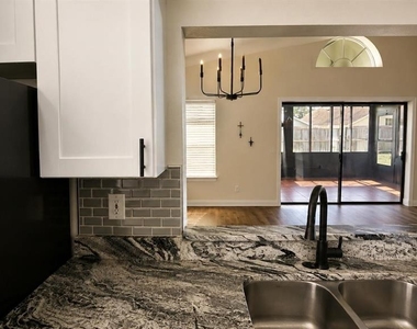 1712 Erin Brooke Drive - Photo Thumbnail 8
