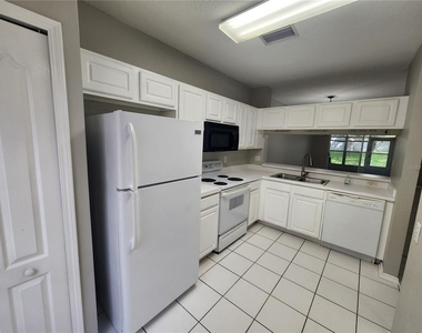 2302 Lake Woodberry Circle - Photo Thumbnail 5