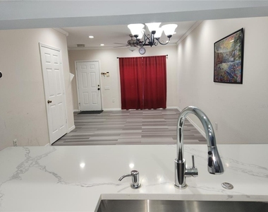 8637 Hunters Key Circle - Photo Thumbnail 10