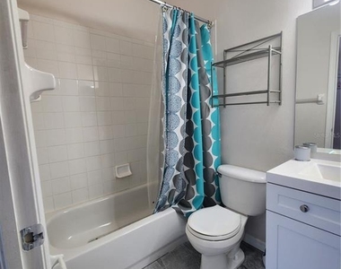 8637 Hunters Key Circle - Photo Thumbnail 21