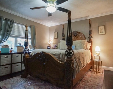 328 Carl Avenue - Photo Thumbnail 10