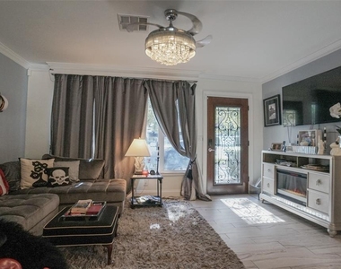 328 Carl Avenue - Photo Thumbnail 4