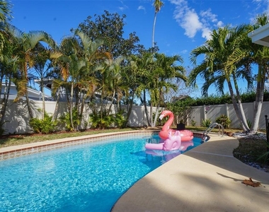 328 Carl Avenue - Photo Thumbnail 17