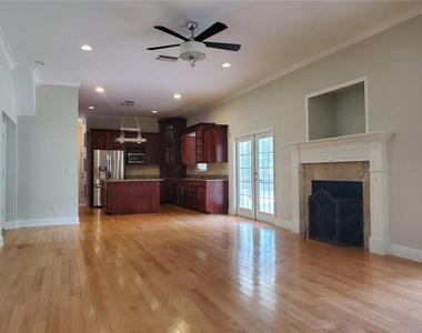 2121 Fairfield Avenue - Photo Thumbnail 5