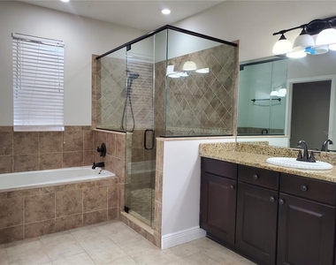 2121 Fairfield Avenue - Photo Thumbnail 24
