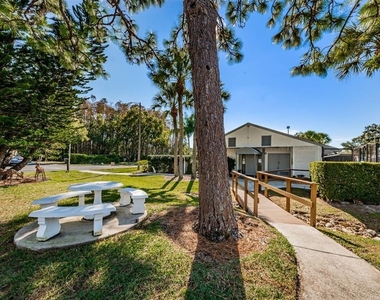 1151 Pine Ridge Circle W - Photo Thumbnail 46