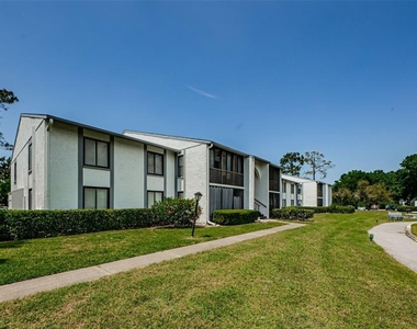 1151 Pine Ridge Circle W - Photo Thumbnail 2