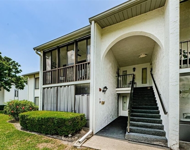 1151 Pine Ridge Circle W - Photo Thumbnail 3