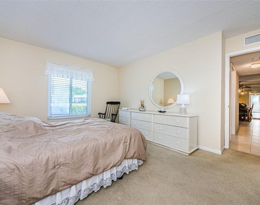 1151 Pine Ridge Circle W - Photo Thumbnail 22