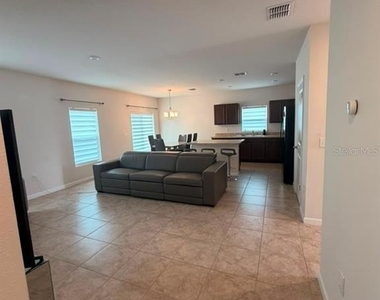 1052 Kobuk Street - Photo Thumbnail 7