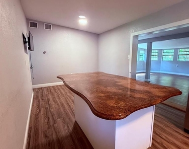 2940 Lake Margaret Drive - Photo Thumbnail 4