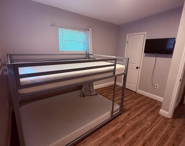 2940 Lake Margaret Drive - Photo Thumbnail 10