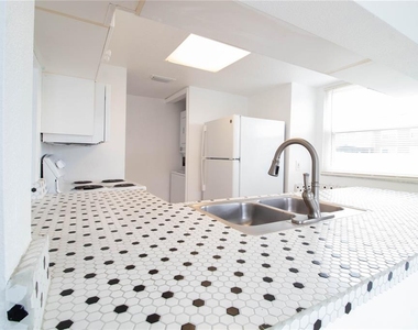 275 Mango Drive - Photo Thumbnail 6