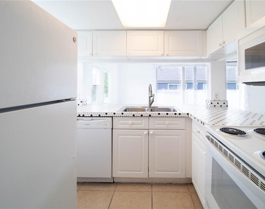 275 Mango Drive - Photo Thumbnail 10