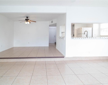 275 Mango Drive - Photo Thumbnail 4