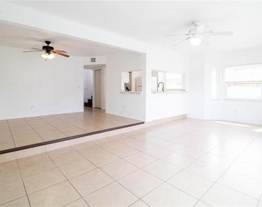 275 Mango Drive - Photo Thumbnail 3