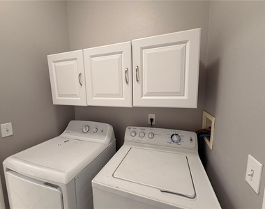 260 Blue Jay Way - Photo Thumbnail 15
